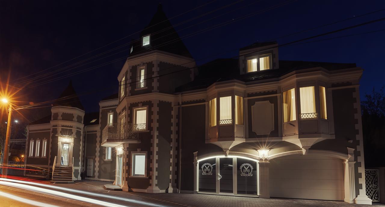 Castello Boutique Hotel Чачак Экстерьер фото