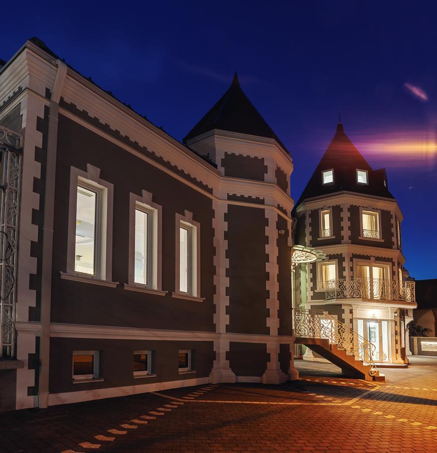 Castello Boutique Hotel Чачак Экстерьер фото